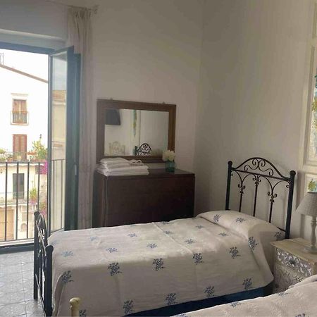 Casa Cardi Apartment Sperlonga Luaran gambar